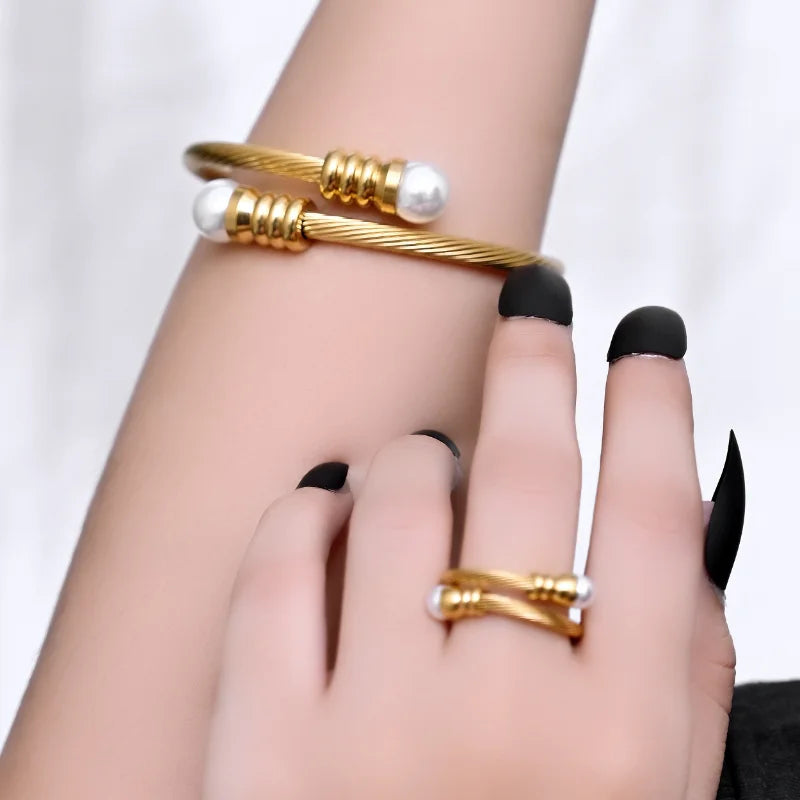 High quality bangle
high quality ring